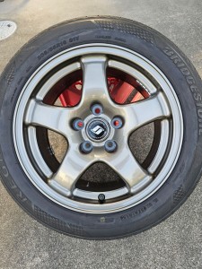 群馬県館林市日産スカイラインガンメタホイールリフレッシュ