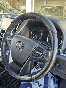 幸手市トヨタアルファードステアリングホイール擦れ＆劣化リペア