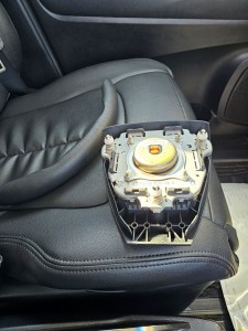 幸手市トヨタアルファードステアリングホイール擦れ＆劣化リペア