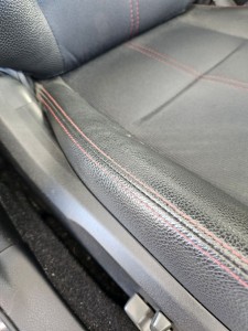 スバルインプレッサWRXレザーシートひび割れリペア