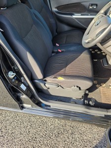 幸手市日産デイズ布シート破れリペア