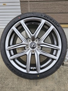 上尾市レクサスISハイパーシルバーホイール倒し傷リペア