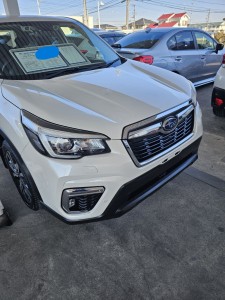 熊谷市スバルフォレスターレザーシート表皮破れリペア