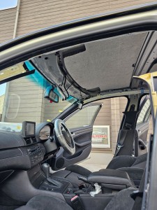 千葉県野田市BMW３シリーズルーフヘッドライニング（天張り）張替え